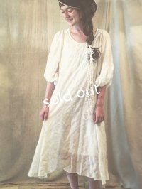 [pollenbienco] バルーン袖のＡラインワンピース／off white