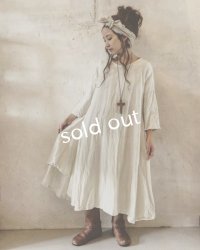 再入荷　pollenbienco／ミルク生成り教会ワンピース