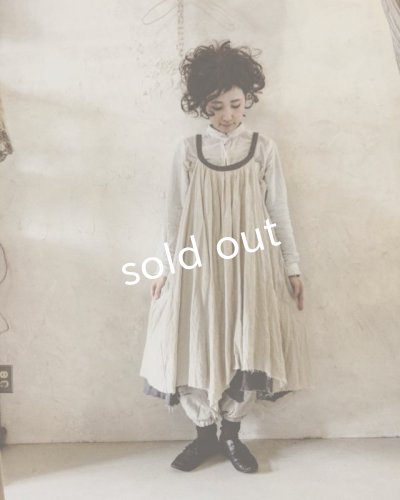 画像9: pollenbienco／リバーシブルギャザーワンピース・生成りとグレー