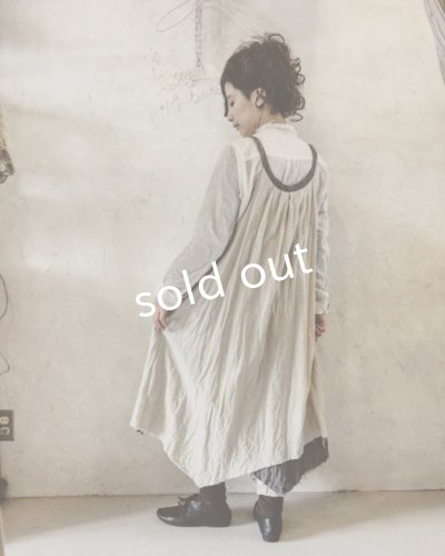 画像13: pollenbienco／リバーシブルギャザーワンピース・生成りとグレー