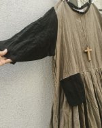 画像3: MARCHE' DE SOEUR/ウォッシュリネンワンピース・カーキブラウン×黒 (3)