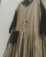 画像6: MARCHE' DE SOEUR/ウォッシュリネンワンピース・カーキブラウン×黒 (6)