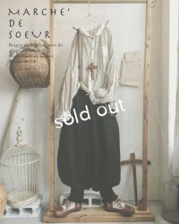 MARCHE' DE SOEUR/ちび襟パフ袖ブラウス・生成り