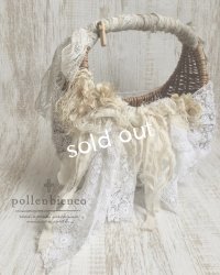 pollenbienco／アンティークレースまるかご・白の花束
