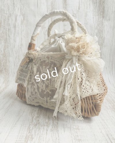 画像3: pollenbienco/アンティークレースのかごバッグ・ドイリーと花束