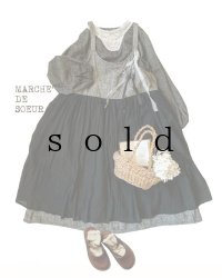 MARCHE' DE SOEUR／アンのエプロンワンピース・オレオ【ブローチ付き】