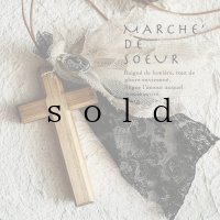 MARCHE' DE SOEUR／木の十字架とアンティークレースの特大ネックレス・ブラック