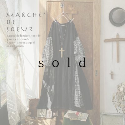 画像1: MARCHE' DE SOEUR／ギャザースリットワンピース・ギンガム袖×ブラック