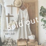 mifumi／ドロップショルダーボリュームpuffワンピース・生成×白ギンガム