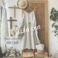 mifumi／ドロップショルダーボリュームpuffワンピース・生成×白ギンガム