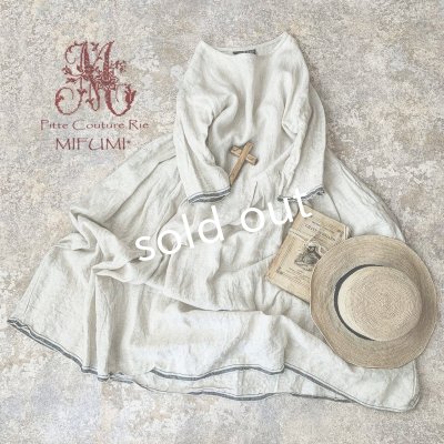 画像4: mifumi/後ろ刺繍のタックとギャザーのワンピース・青耳リネン