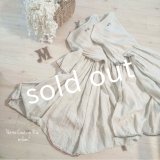 mifumi／後ろ刺繍のタックとギャザーのワンピース・青耳リネン