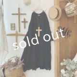mifumi／Wトロンのワンピース・黒ベル刺繍