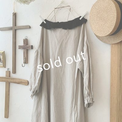 画像7: mifumi／ぷちピエロのワンピース・生成りに黒襟