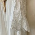 画像3: mifumi／Wトロンのワンピース・白ベル刺繍