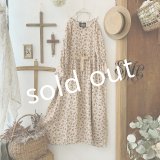 mifumi／Wトロンのワンピース・ベージュピンクブーケ