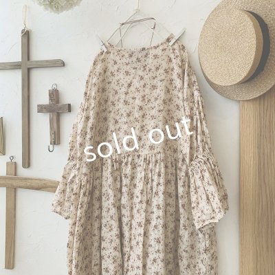 画像6: mifumi/Wトロンのワンピース・ベージュピンクブーケ