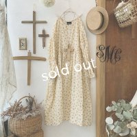 mifumi／Wトロンのワンピース・クリームブーケ