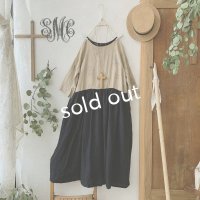 mifumi／hibinoワンピース・シャビー黒花×黒スカート