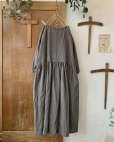 画像5: mifumi／アトリエ刺繍 キャロルのドレス・濃灰×エクリュ (5)