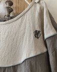 画像3: mifumi／アトリエ刺繍 キャロルのドレス・濃灰×エクリュ (3)