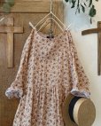 画像2: mifumi／hibinoワンピース・ベージュピンクブーケ (2)