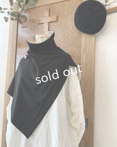 画像6: MARCHE' DE SOEUR/教会のケープ・リバーシブル【木の十字架ブローチ付】