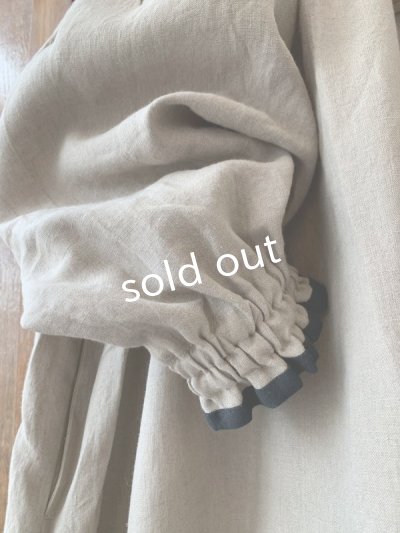 画像3: kosatofuku／リネンのスモックギャザーロングワンピース・ベージュ