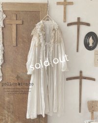 pollenbienco／アンティークレースのローブドレス
