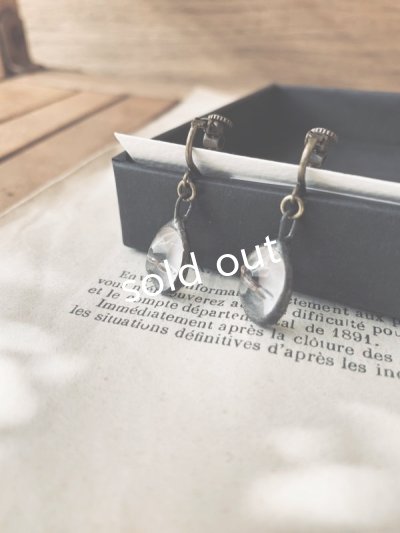 画像5: caco grass works/ヴィンテージガラスボタンのイヤリング・D