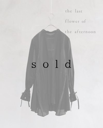 画像1: the last flower of the afternoon／静寂の滴り robe shirt・黒