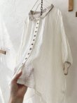 画像8: 【SALE】MARCHE' DE SOEUR／バイカラーボイルブラウス・オフ×生成り (8)