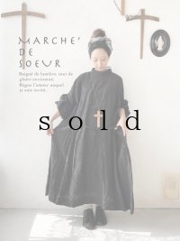 MARCHE' DE SOEUR／アシメトリータックワンピース・ブラック