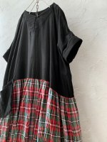 画像3: MARCHE' DE SOEUR／ギャザーポケットワンピース・赤チェック (3)