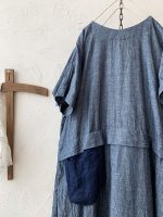 画像2: MARCHE' DE SOEUR／タックポケットワンピース・シャンブレー×ネイビーポケット (2)