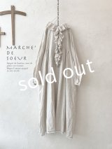 MARCHE' DE SOEUR／フローフリルワンピース・ヘリンボン生成り