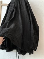 画像4: MARCHE' DE SOEUR／バッククロスギャザープルオーバー・黒 (4)