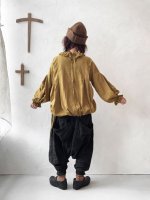 画像12: MARCHE' DE SOEUR／ラッフル襟パフ袖プルオーバー・マスタード (12)
