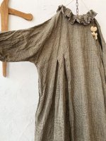 画像8: MARCHE' DE SOEUR／グレンチェックリネンラッフル襟ワンピース・ヴィンテージカーキ (8)