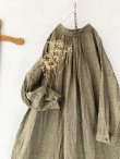 画像7: MARCHE' DE SOEUR／グレンチェックリネン バッククロスギャザーワンピース・ヴィンテージカーキ (7)