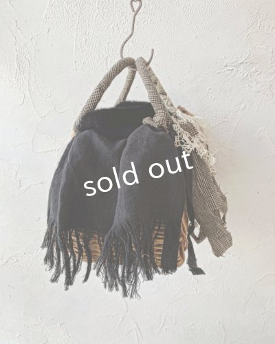 画像5: pollenbienco/アンティークレースと黒ファーカバーかごバッグ