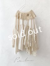 pollenbienco／アンティークレースと十字架のギャザーブラウス ・D