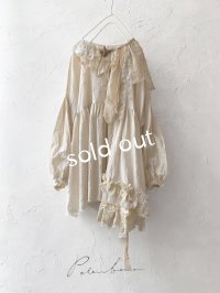 pollenbienco／アンティークレースと十字架のギャザーブラウス ・B