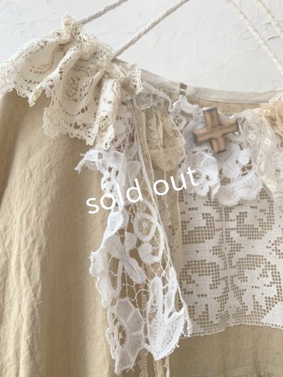 画像4: pollenbienco/アンティークレースと十字架のギャザーブラウス ・C
