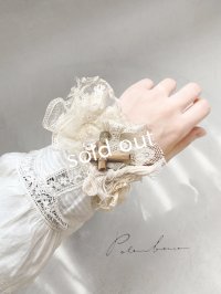 pollenbienco／アンティークレースのブレスレット