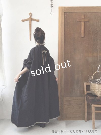 画像7: kosatofuku／リネンのスモックギャザーワンピース・ブラック