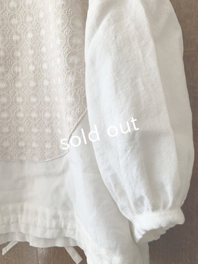 画像5: kosatofuku／プリーツカラーとレース切替のブラウス・オフ