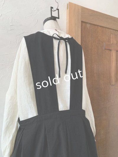 画像6: kosatofuku／サイドオープンのプリーツエプロンワンピース・ブラック