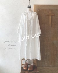 je suis comme je suis/花笑みのステッチドレス・ミルクホワイト