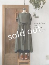 MARCHE' DE SOEUR／ボートネックギャザーワンピース・カーキ